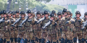 Nelle Forze Armate italiane ci sono troppi ufficiali