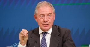 Legge bilancio, Urso: “Non estendiamo ad altri settori tassa extraprofitti”. Calderone: allo studio detassazione premi e welfare