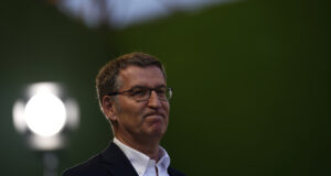 Il re di Spagna ha dato l’incarico di formare un governo al leader del Partito Popolare, Alberto Núñez Feijóo, che però al momento non ha i numeri necessari
