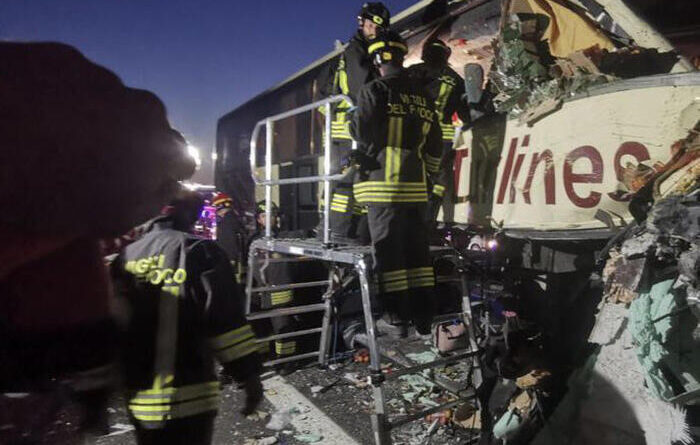 Scontro tra bus di ucraini e un Tir, coinvolti numerosi bambini