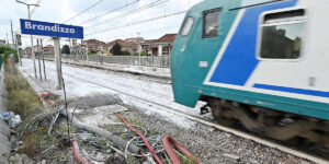 La procura di Ivrea ha iscritto nel registro degli indagati i due superstiti dell’incidente ferroviario di Brandizzo