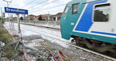 La procura di Ivrea ha iscritto nel registro degli indagati i due superstiti dell’incidente ferroviario di Brandizzo