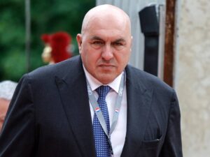 “Dirò a lui cosa penso”. Crosetto pronto a incontrare il generale Vannacci