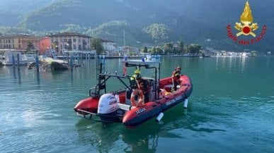 Lago d’Iseo, cade dalla barca per una manovra azzardata, turista tedesca 20enne dispersa