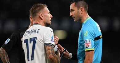 Napoli – Lazio, Colombo ammette l’errore sul gol annullato a Guendouzi