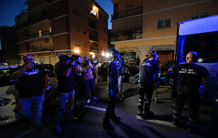 Donna uccisa a Roma, sull’addome il segno di coltellate