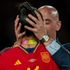Il presidente della FA spagnola si dimette dopo aver baciato una giocatrice durante la finale della Coppa del Mondo femminile