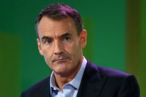 Si dimette il ceo di Bp, ‘scarsa trasparenza su relazioni con colleghe’