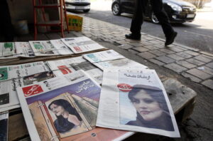 Proteste a Teheran, il 16 è l’anniversario della morte di Mahsa Amini