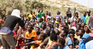 Migranti, l’Europa chiude le porte all’Italia. Il ministro francese: “Non prendiamo persone da Lampedusa”. Germania: “Serve più controllo