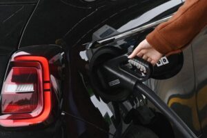Balzo elettrico traina mercato Europa, +20,7% in agosto