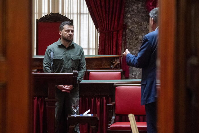 Zelensky ai senatori Usa, senza aiuti perdiamo la guerra