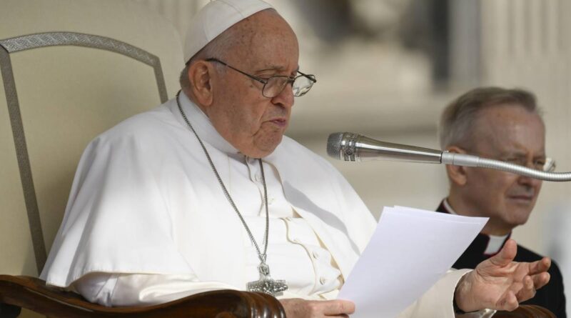Bergoglio nega l’invasione: “I migranti sono doni, basta allarmarsi”