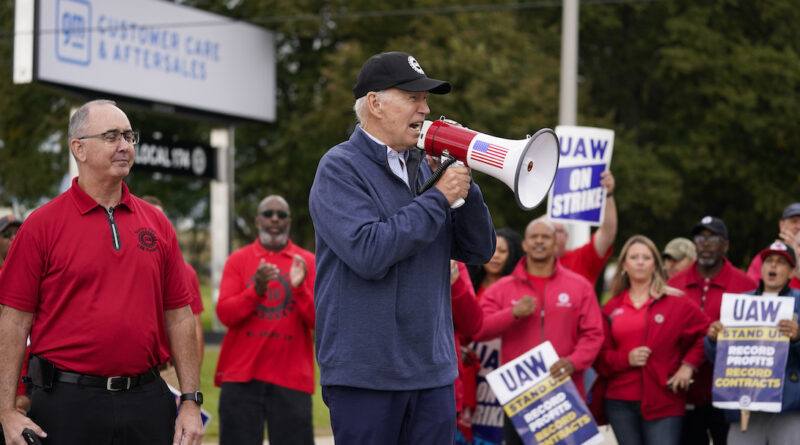 Il video di Joe Biden che si unisce a un picchetto di operai in sciopero