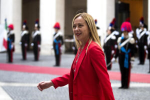 Manovra, 14 miliardi in deficit. Meloni: “Basta sprechi