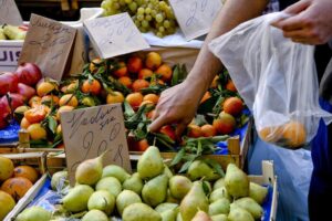 Dalla pasta al sapone, ecco il carrello della spesa
