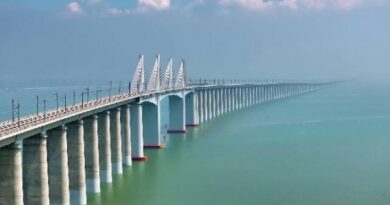 Inaugurata la ferrovia sul mare lunga il doppio del ponte sullo Stretto: treni veloci 350 km/h