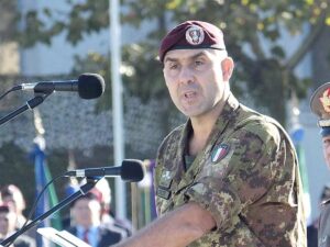 “Non lo vogliamo in città”. Cgil e Anpi attaccano il generale Vannacci