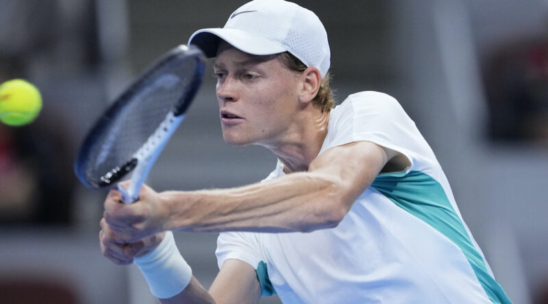 Jannik Sinner ha battuto Carlos Alcaraz nelle semifinali del torneo ATP 500 di Pechino e salirà al quarto posto del ranking mondiale