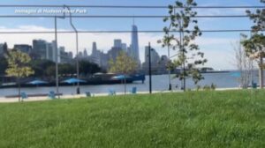 Contro il caldo in città creata una nuova spiaggia a due passi dal Greenwich Village