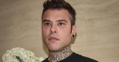 Fedez torna a casa. Dimesso dopo 8 giorni dal Fatebenefratelli: come sta