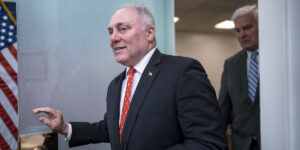 I deputati repubblicani hanno scelto Steve Scalise come candidato per il ruolo di speaker della Camera degli Stati Uniti al posto di Kevin McCarthy