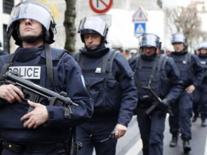 “Allah Akbar”. E accoltella un insegnante in un liceo della Francia