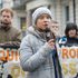il mondo sta affogando nei combustibili fossili: Greta Thunberg si unisce alla protesta di Londra contro il vertice sul petrolio