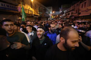 Bombe su un ospedale di Gaza, centinaia di morti