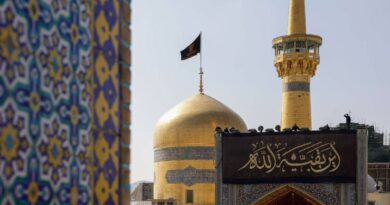 Bandiera nera sulla moschea in Iran: la dichiarazione di guerra dell’Islam