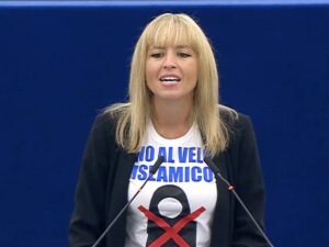 “Continuerò ad essere libero”. Sardone sotto scorta per le minacce degli islamici