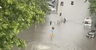 A Roma molte strade sono allagate a causa di un pesante nubifragio