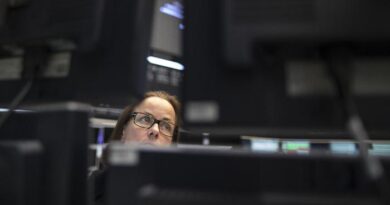 Borsa Europa in calo, attesa per la Bce sui tassi