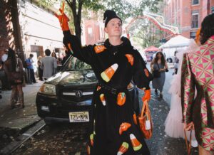 Avete bisogno di ispirazione per Halloween? Non guardate oltre queste foto di stile di strada