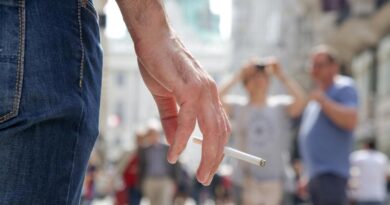 Manovra, sigarette: tasse in aumento per tutti i fumatori