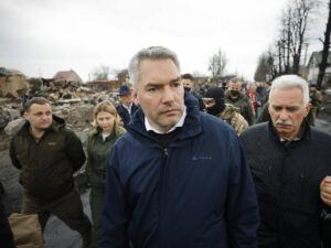 Deportazione in Paesi terzi per i richiedenti asilo in Austria: “L’Europa faccia lo stesso”