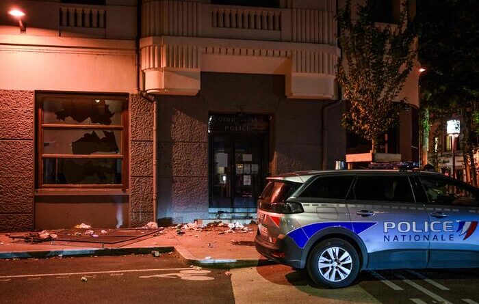 Un’ebrea pugnalata a Lione, svuotata sulla porta di casa
