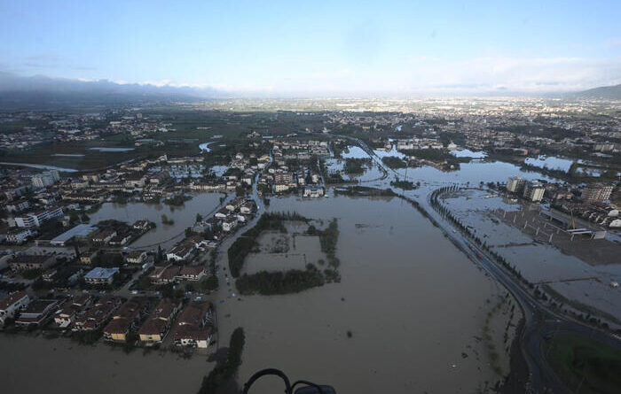 Maltempo in Toscana, sono 7 le vittime. Giani: ‘1200 evacuati preventivamente’