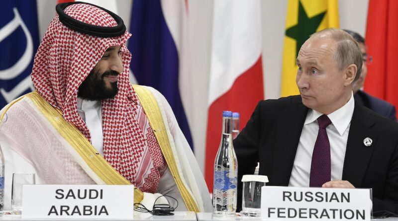 L’Arabia Saudita e la Russia hanno detto che proseguiranno i tagli alla loro produzione di petrolio almeno fino alla fine dell’anno