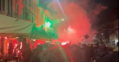 Milan-Psg, agguato degli ultrà rossoneri sui Navigli: un tifoso francese in gravi condizioni VIDEO
