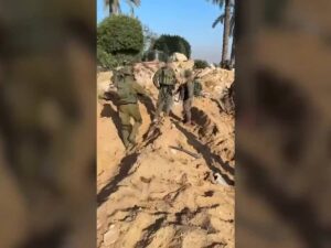 VIDEO: Le forze israeliane scoprono i tunnel utilizzati da Hamas nella Striscia