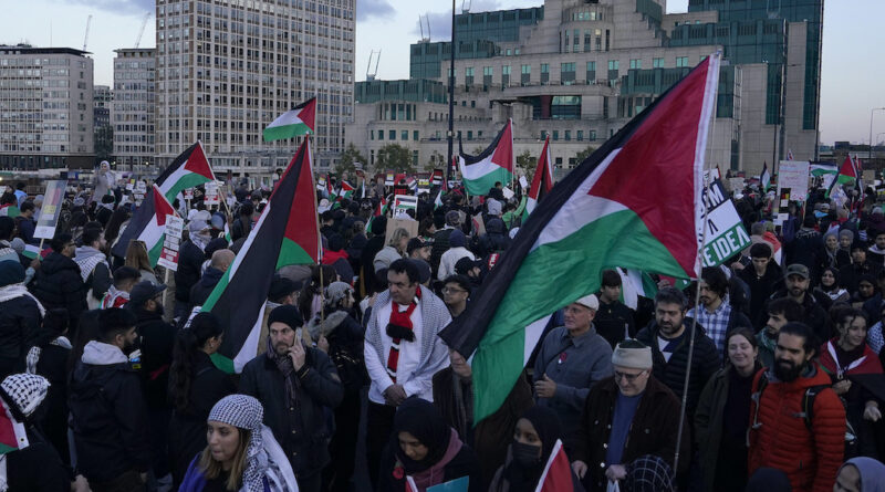 I disordini per la manifestazione pro Palestina a Londra