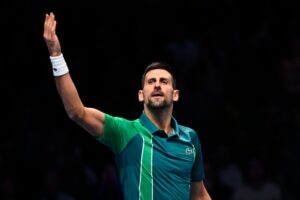 Djokovic a fatica, ma c’è: Rune ko in tre set alle Nitto ATP Finals di Torino