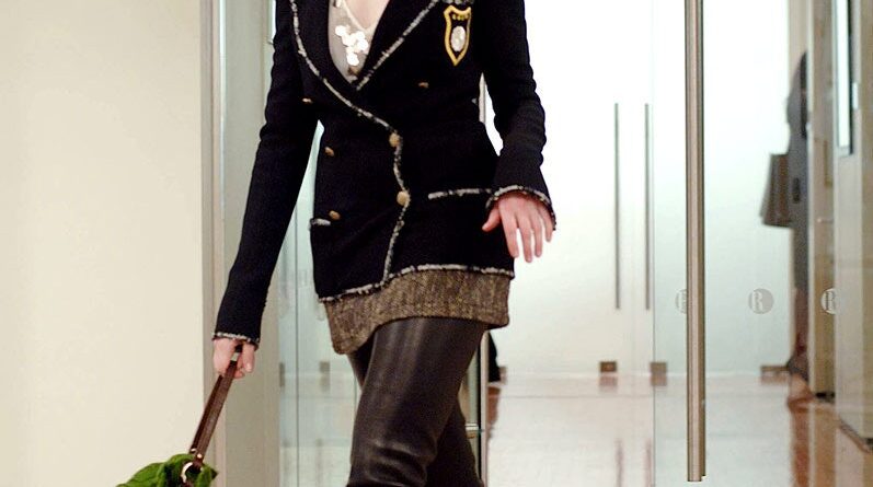 Gli stivali di Anne Hathaway del 2006 hanno ancora le gambe nel 2023
