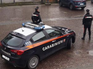 Bologna, l’orrore davanti ai passeggeri: minorenne abusata da due tunisini sull’autobus