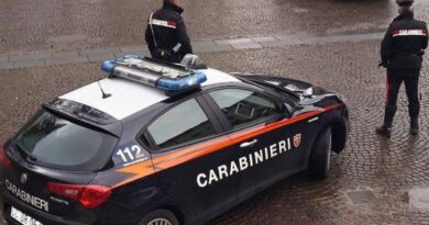 Bologna, l’orrore davanti ai passeggeri: minorenne abusata da due tunisini sull’autobus