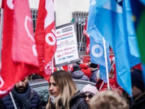 La scelta del venerdì per creare maggiori disagi. In 24 ore, si brucia lo 0,5% del Pil