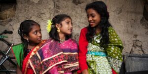 I bambini e le bambine di Dacca, che vivono in strada