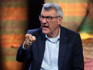 “Sciopero ridotto a 4 ore”. Landini si piega ma attacca ancora Salvini