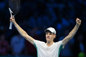Impresa Sinner, batte Medvedev ed è in finale Atp Finals